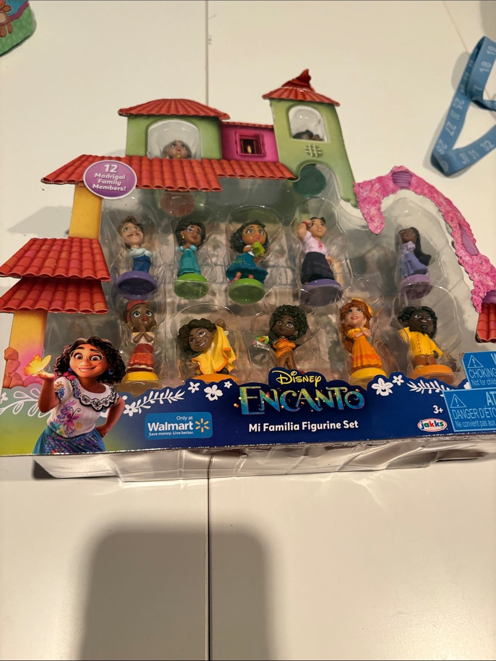 Disney Encanto Mi Familia Figurine Set Small Figurines T4